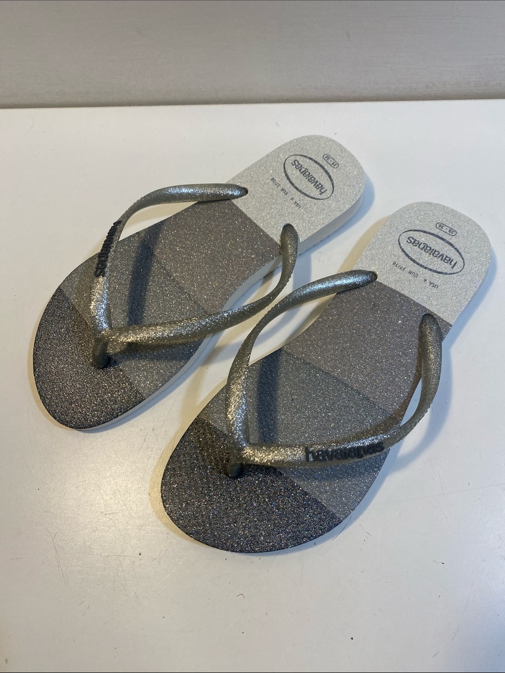 Havaianas Women's Glitter Flip Flops in Silver and Gray Size 35-36 (6)